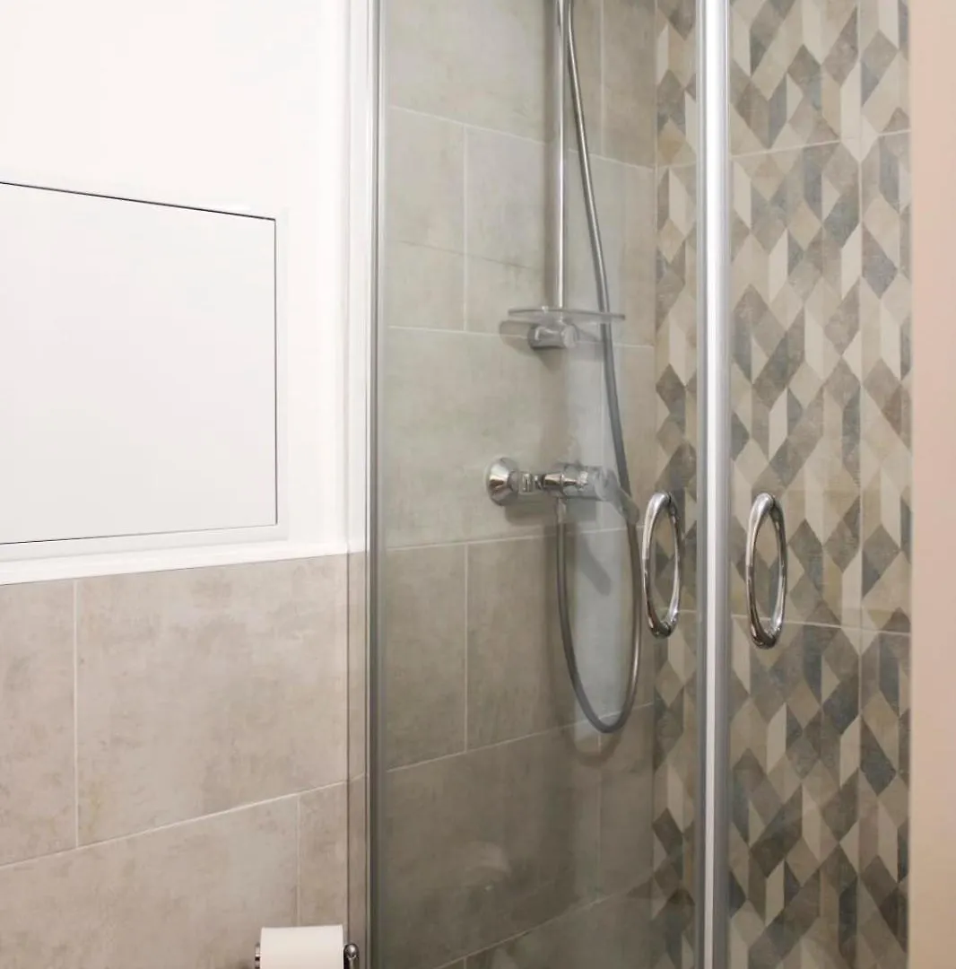 Charming Apartment For 2 In The Heart Of פריז 0*,