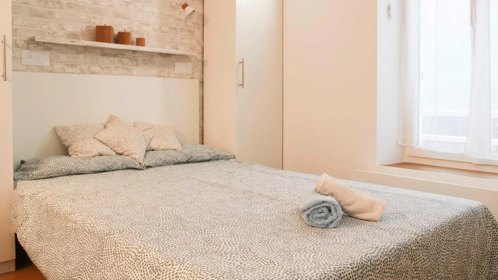 Charming Apartment For 2 In The Heart Of Paris 0*,  France